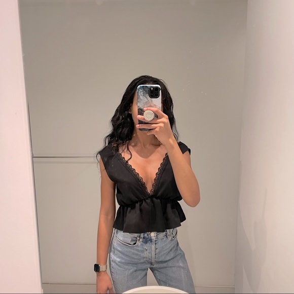 SOLD Zaful small black baby doll cropped v neck top - Picture 2 of 6